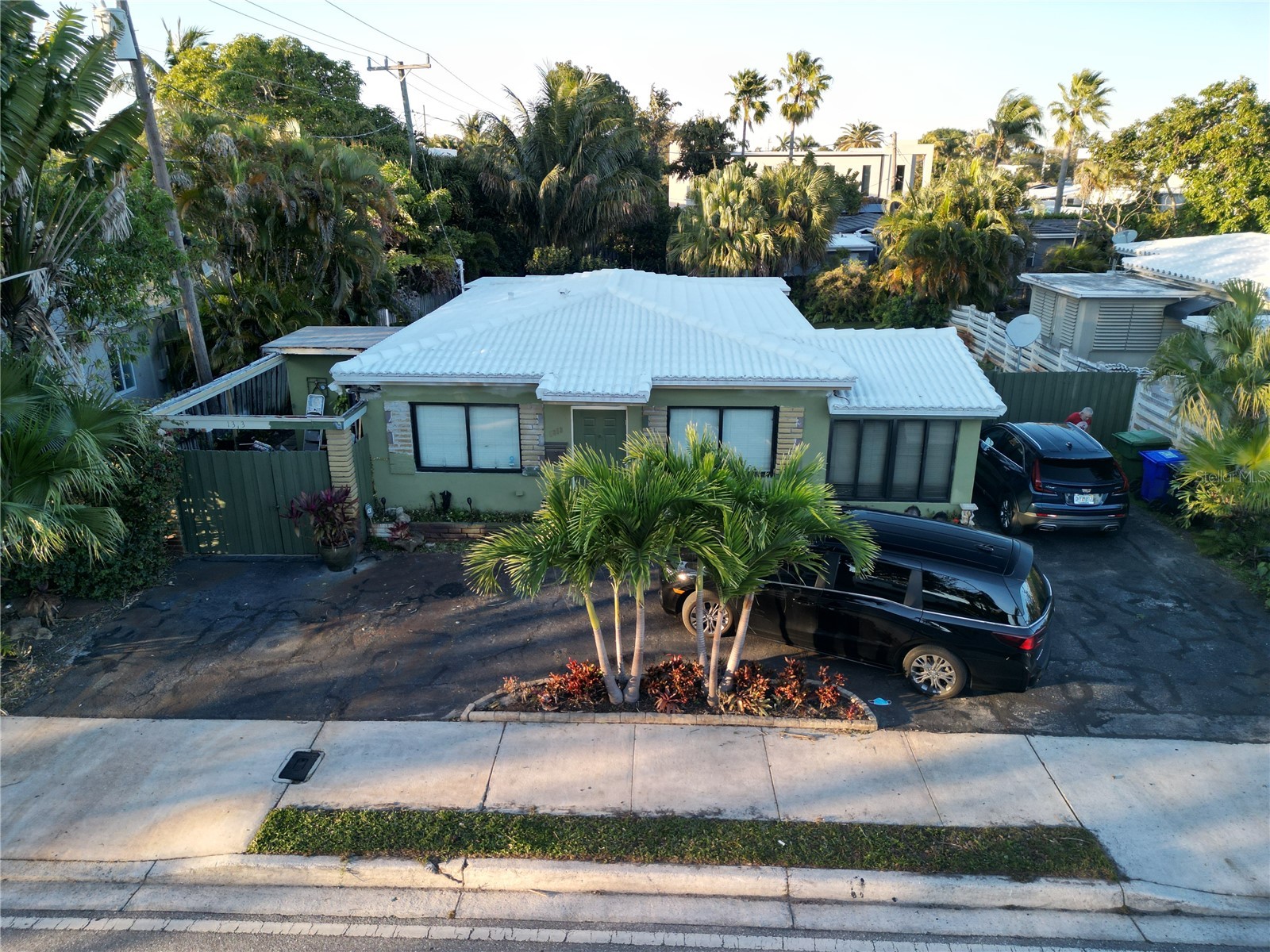 1313 NE 13th Street Fort Lauderdale FL 33304 TB8473865 image1