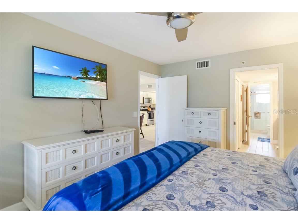 1313 Siesta Bayside Drive #1313-D Sarasota FL 34242 A4594318 image17
