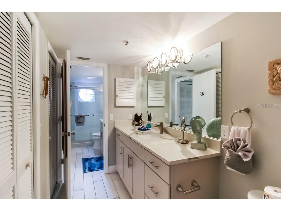 1313 Siesta Bayside Drive #1313-D Sarasota FL 34242 A4594318 image19