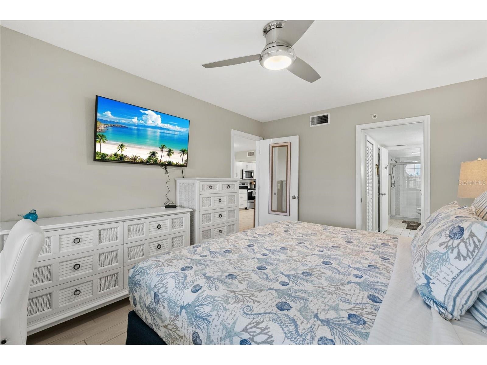 1313 Siesta Bayside Drive #1313D Sarasota FL 34242 - INTERCOASTAL WATERWAY A4678960 image18