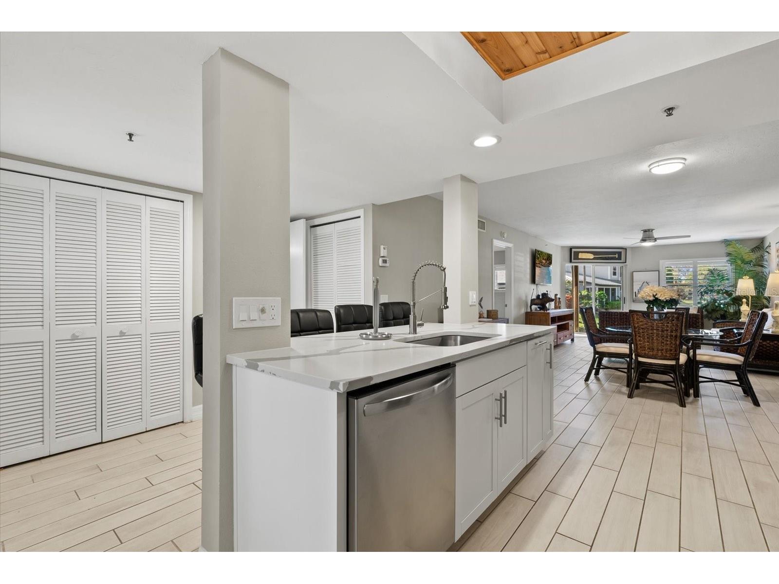 1313 Siesta Bayside Drive #1313D Sarasota FL 34242 - INTERCOASTAL WATERWAY A4678960 image3
