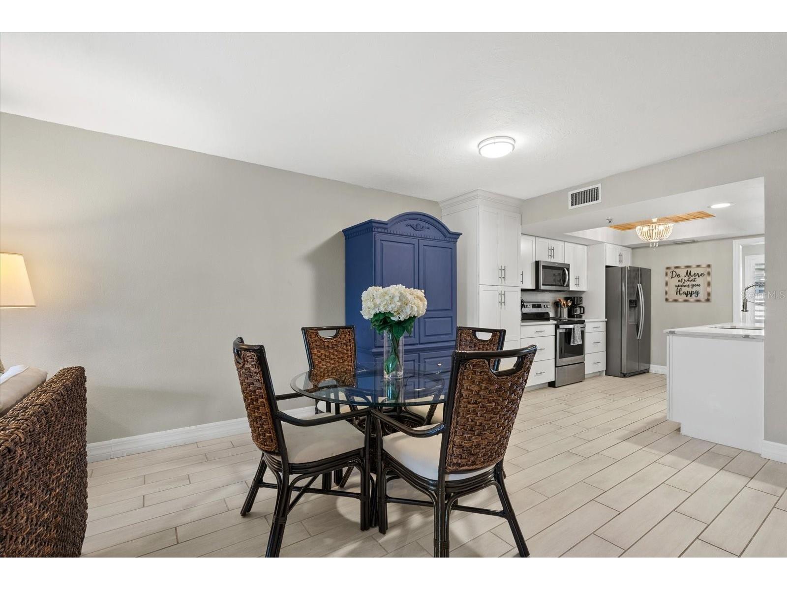 1313 Siesta Bayside Drive #1313D Sarasota FL 34242 - INTERCOASTAL WATERWAY A4678960 image8