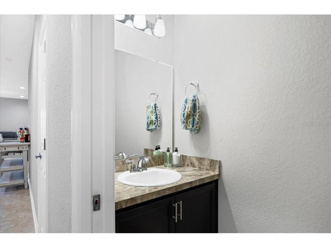 1314 Grantham Drive Sarasota FL 34234 A4672819 image24