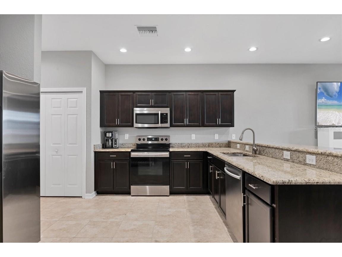 1314 Grantham Drive Sarasota FL 34234 A4672819 image8