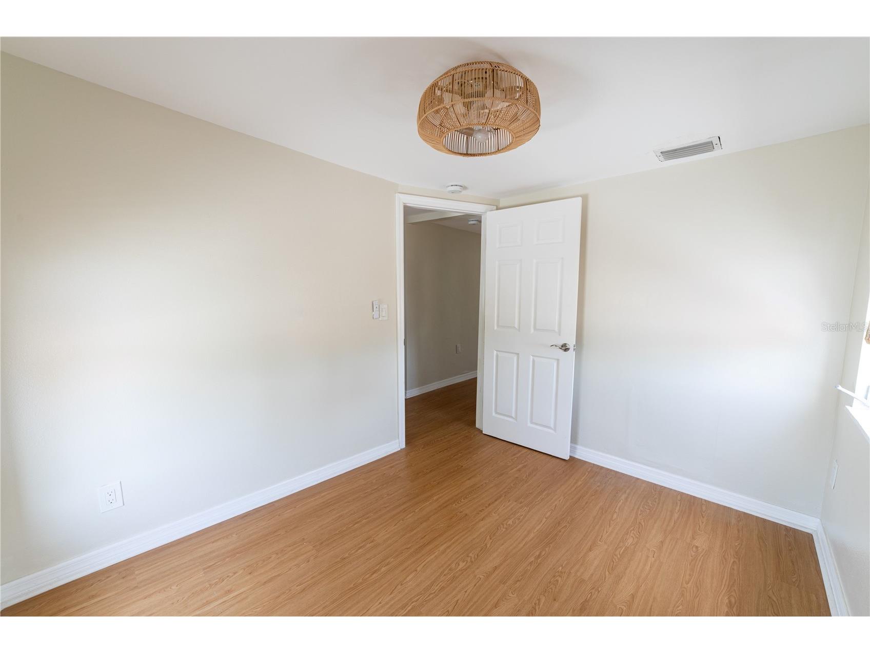 13148 3rd Street E Saint Petersburg FL 33708 TB8529095 image16