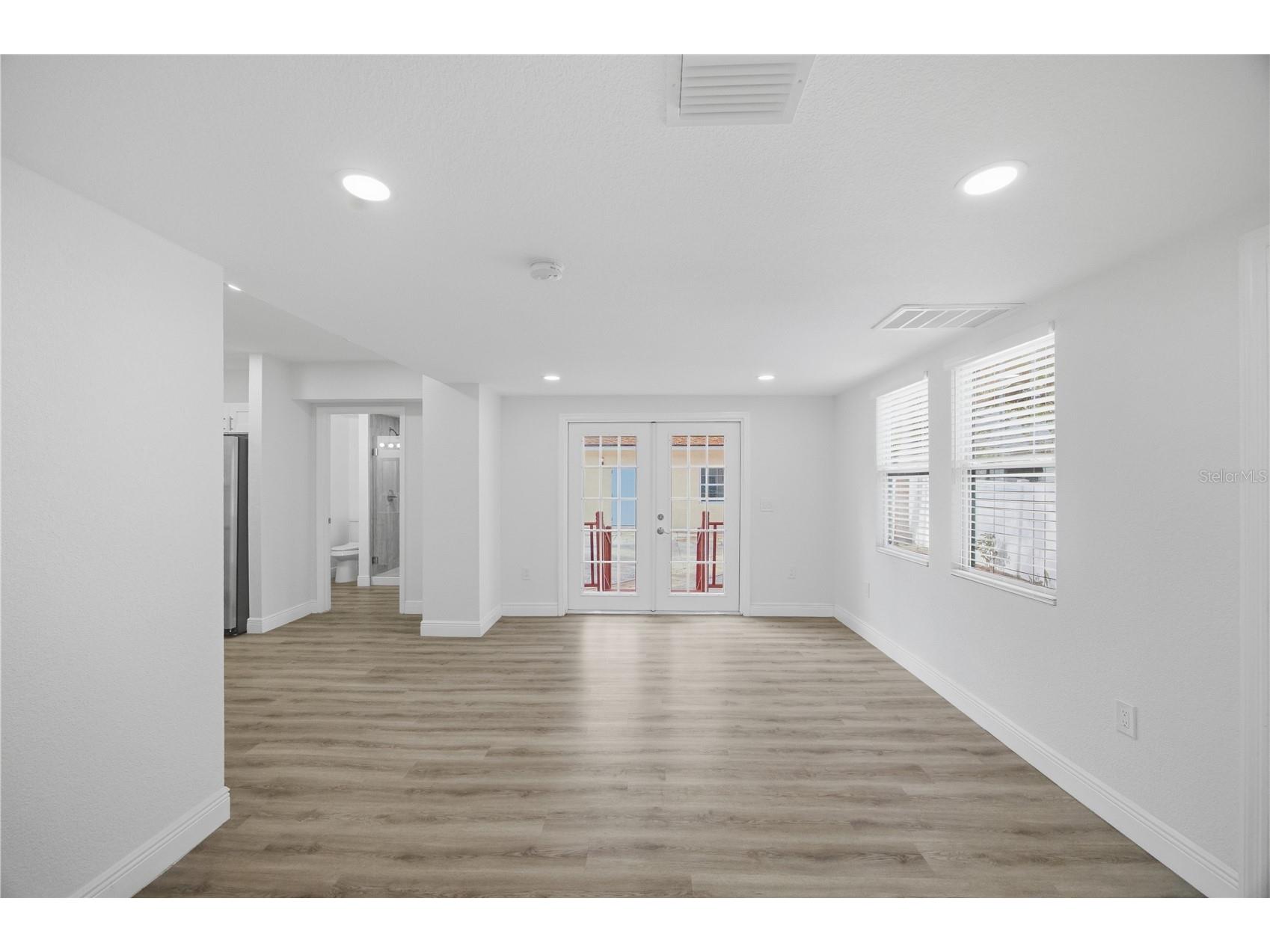 1315 22nd Avenue S Saint Petersburg FL 33705 TB8507777 image14