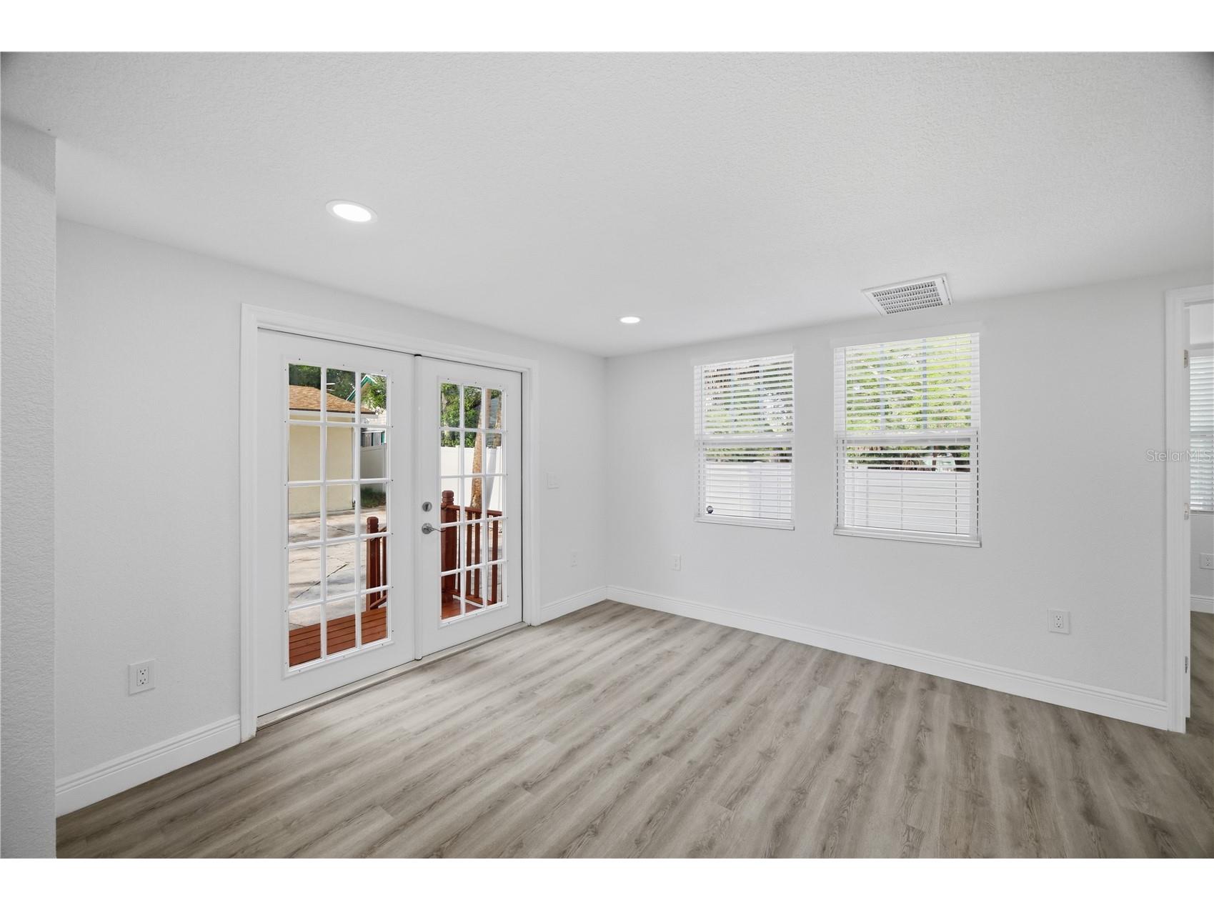 1315 22nd Avenue S Saint Petersburg FL 33705 TB8507777 image15
