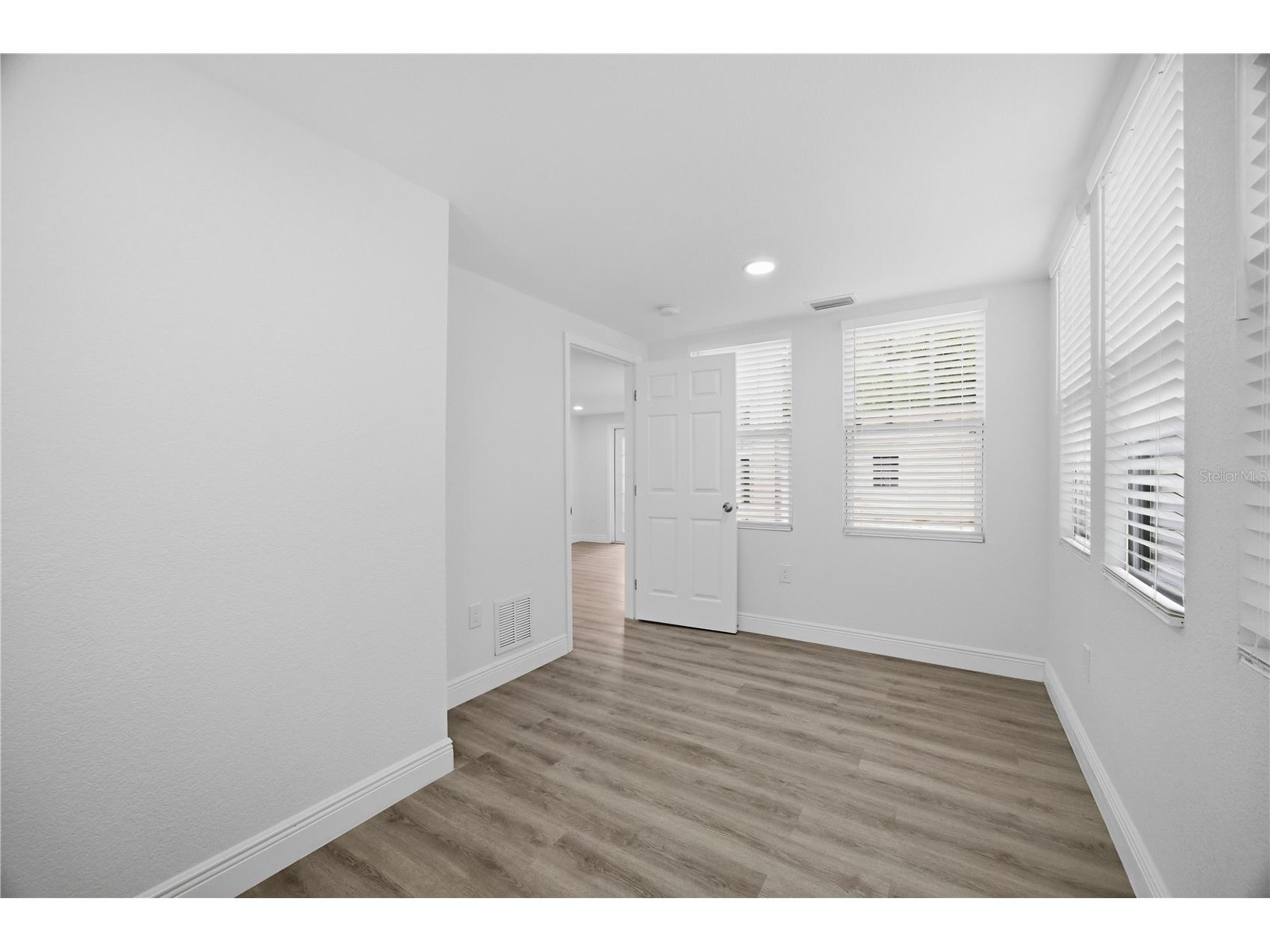 1315 22nd Avenue S Saint Petersburg FL 33705 TB8507777 image17