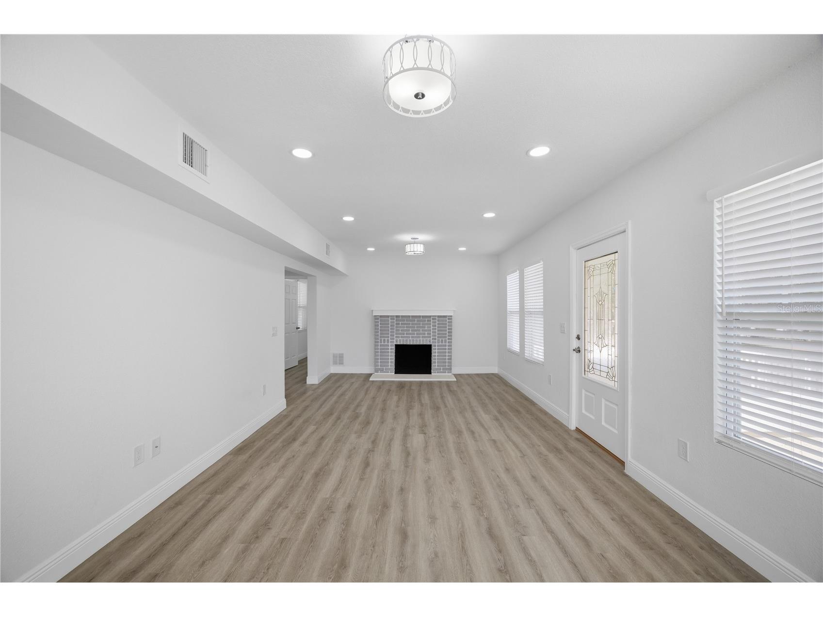 1315 22nd Avenue S Saint Petersburg FL 33705 TB8507777 image9