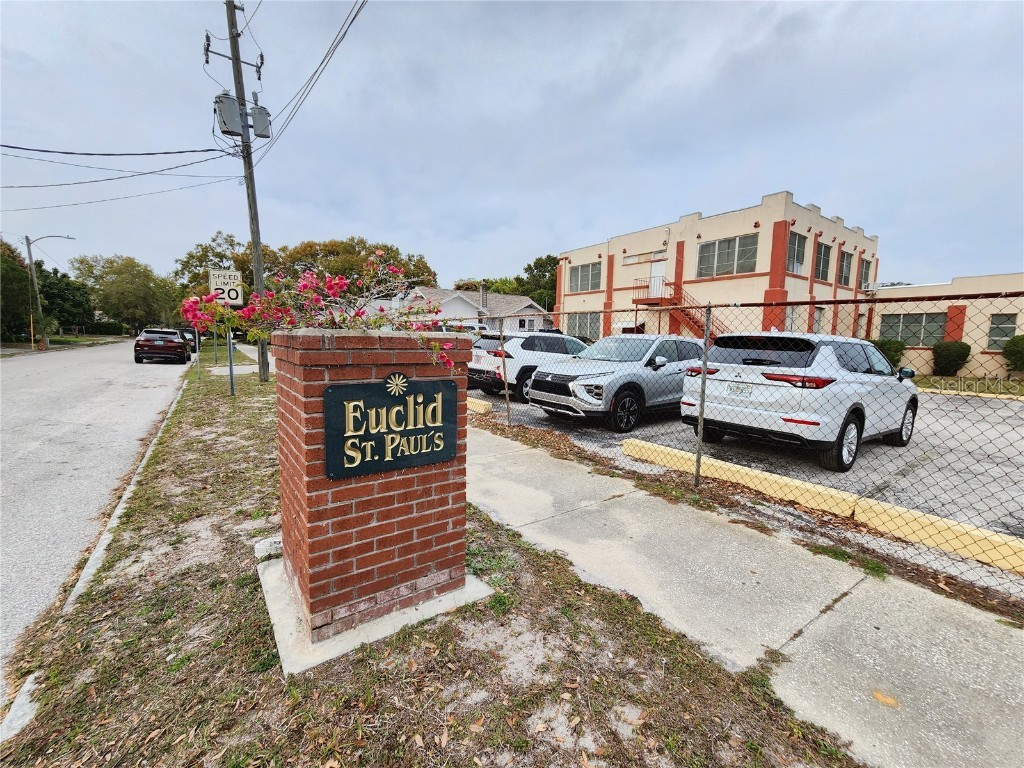 1315 9th Avenue N Saint Petersburg FL 33705 U8233848 image57
