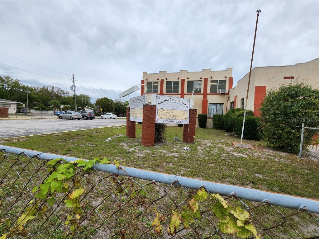 1315 9th Avenue N Saint Petersburg FL 33705 U8233848 image77