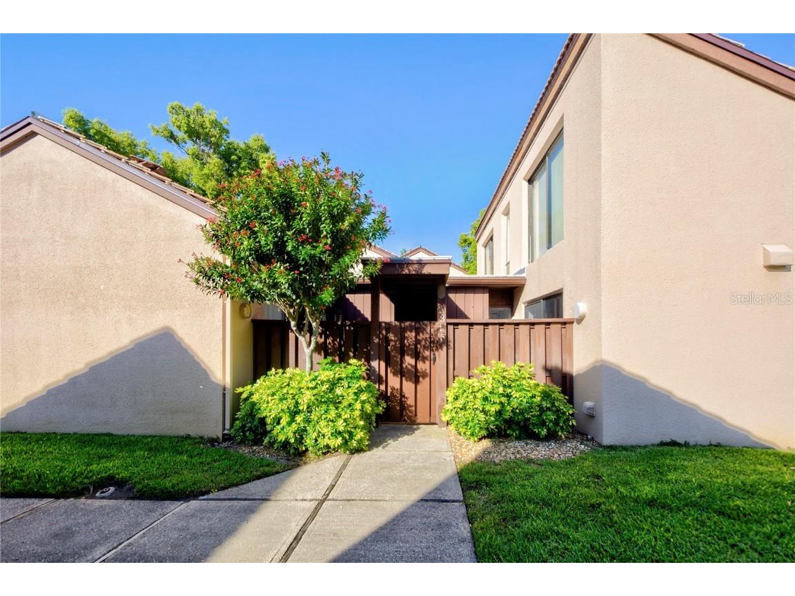 1315 Pelican Creek Crossing Saint Petersburg FL 33707 U8235928 image1