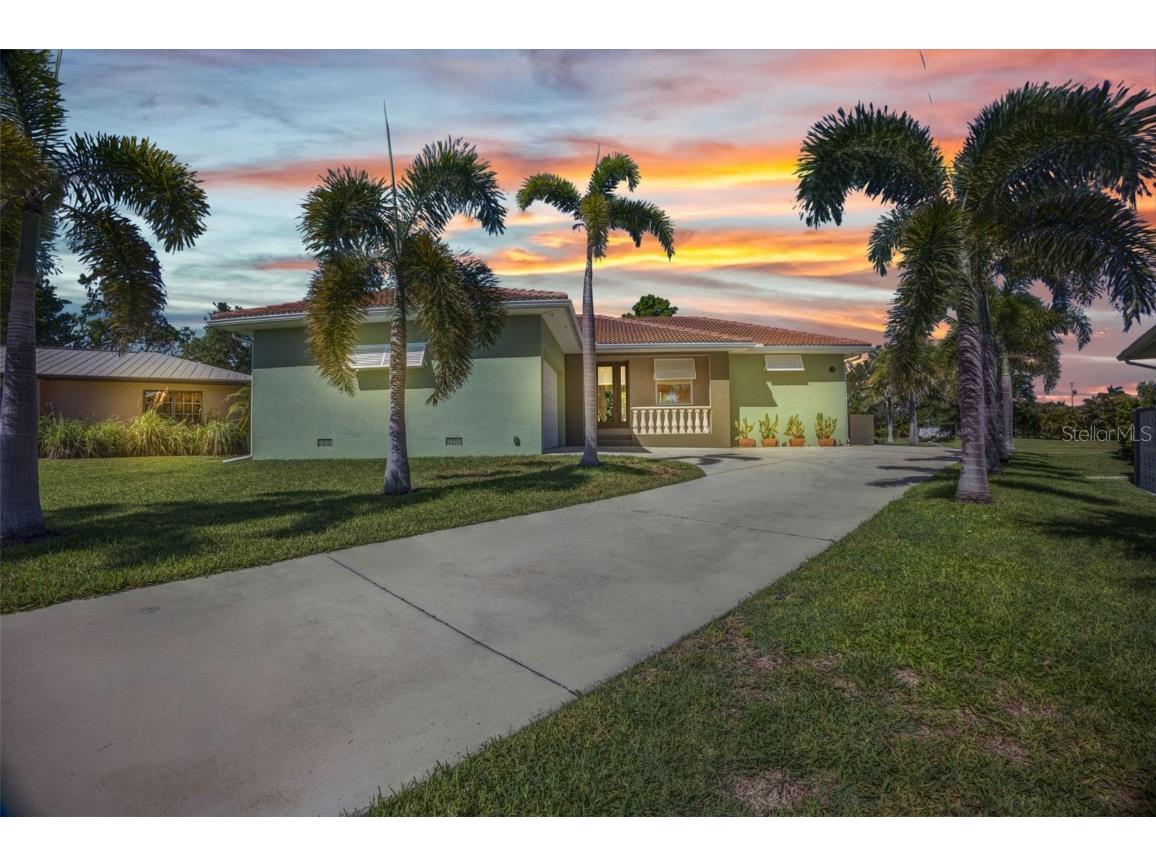 1315 Santiago Court Punta Gorda FL 33950 C7512490 image1