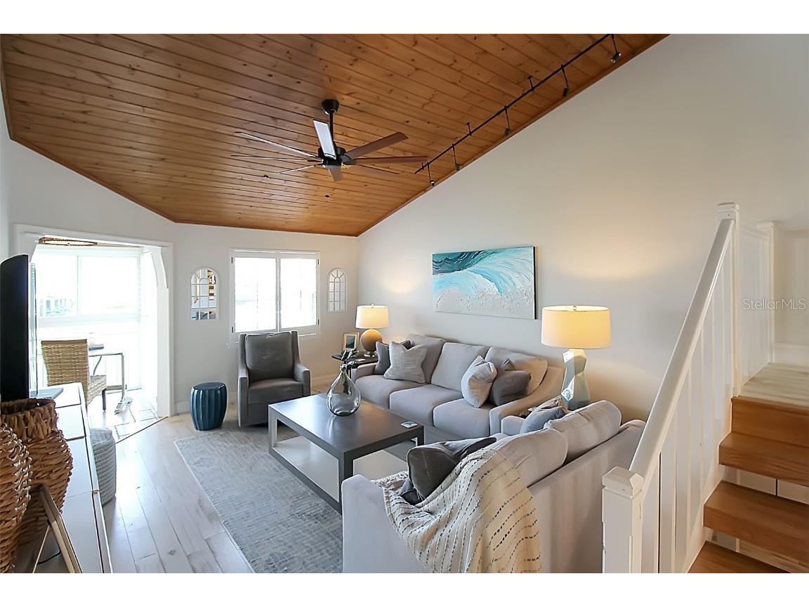 1315 Siesta Bayside Drive #1315B Sarasota FL 34242 A4628842 image17