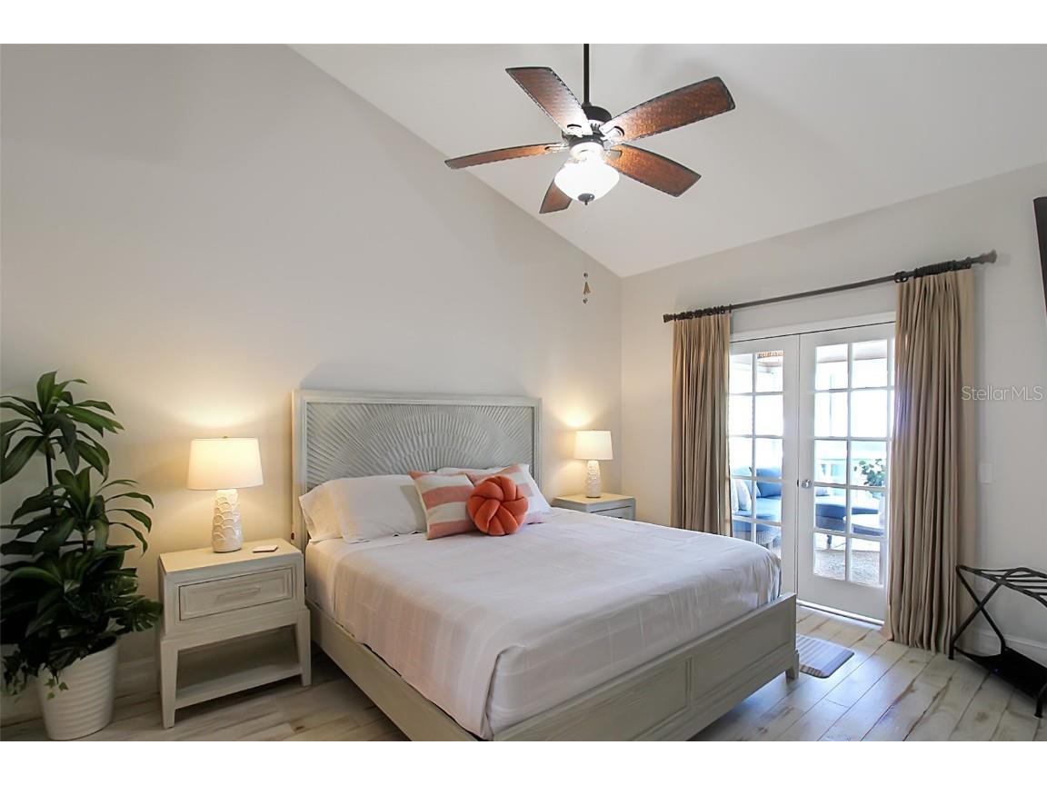 1315 Siesta Bayside Drive #1315B Sarasota FL 34242 A4628842 image28