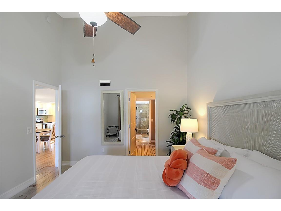 1315 Siesta Bayside Drive #1315B Sarasota FL 34242 A4628842 image31