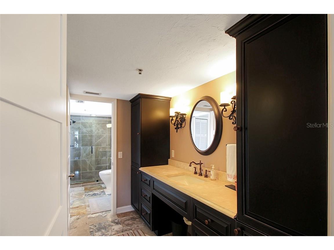 1315 Siesta Bayside Drive #1315B Sarasota FL 34242 A4628842 image32