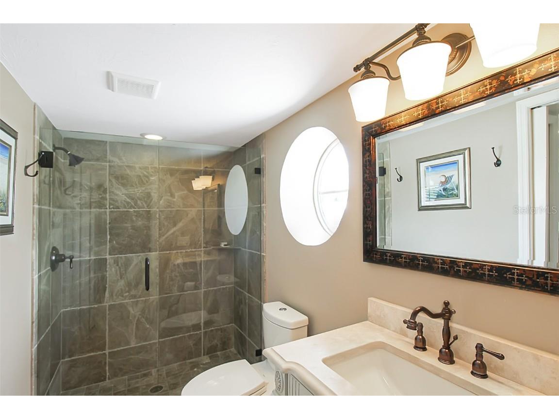 1315 Siesta Bayside Drive #1315B Sarasota FL 34242 A4628842 image35