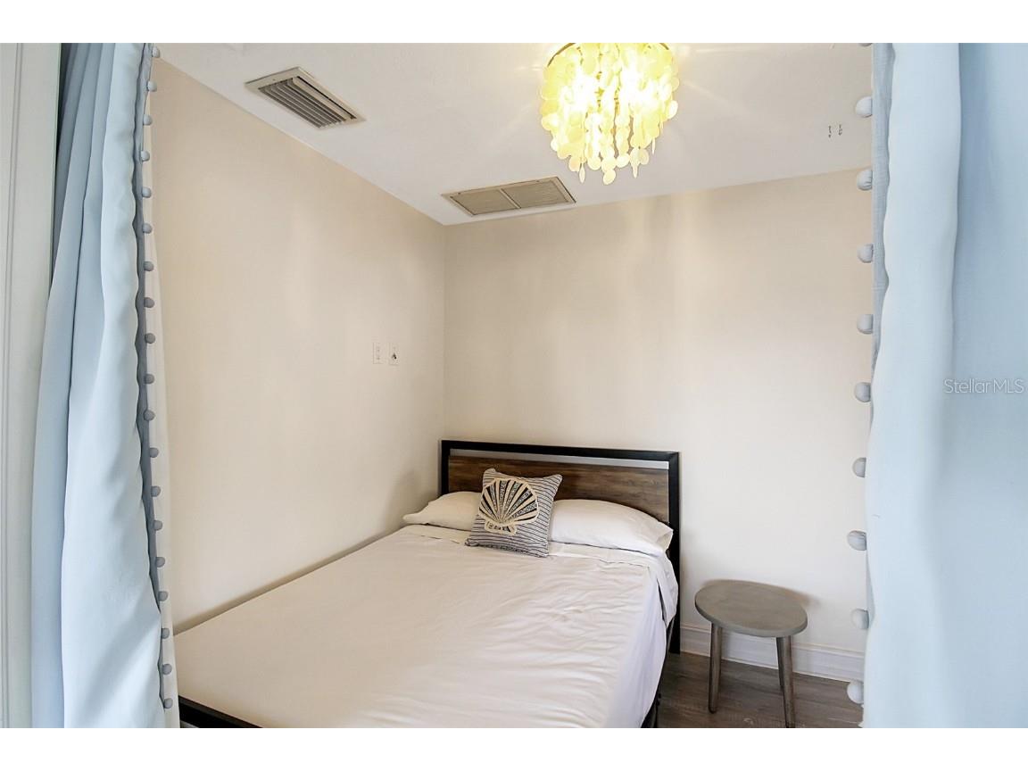 1315 Siesta Bayside Drive #1315B Sarasota FL 34242 A4628842 image42