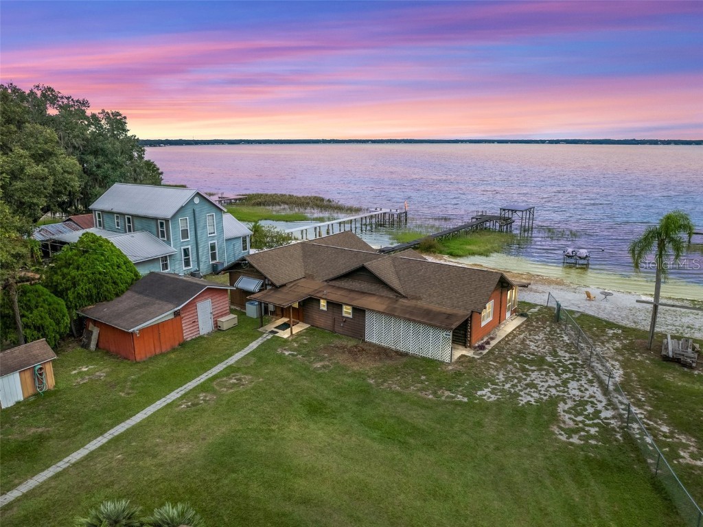 13159 SE 118th Avenue Road Ocklawaha FL 32179 - LAKE WEIR OM666228 image1