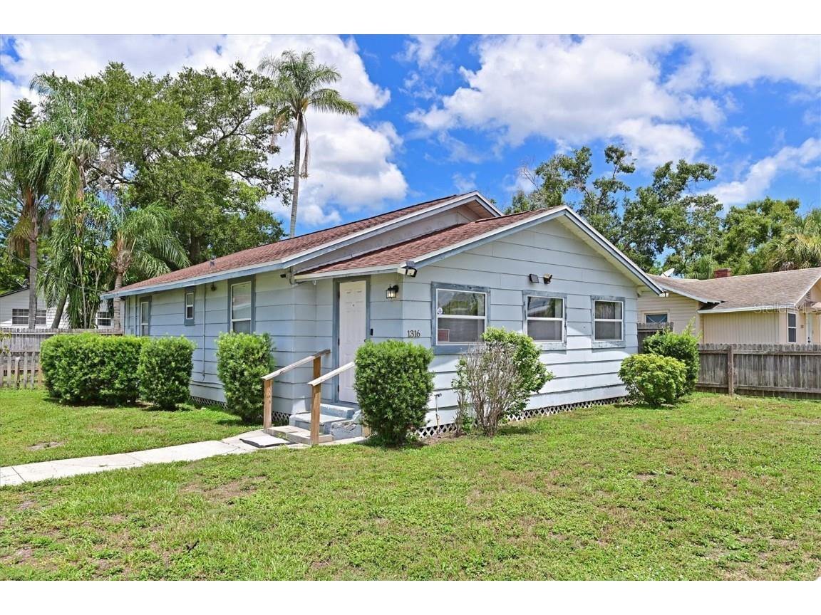 1316 10th Street W Bradenton FL 34205 A4577179 image1