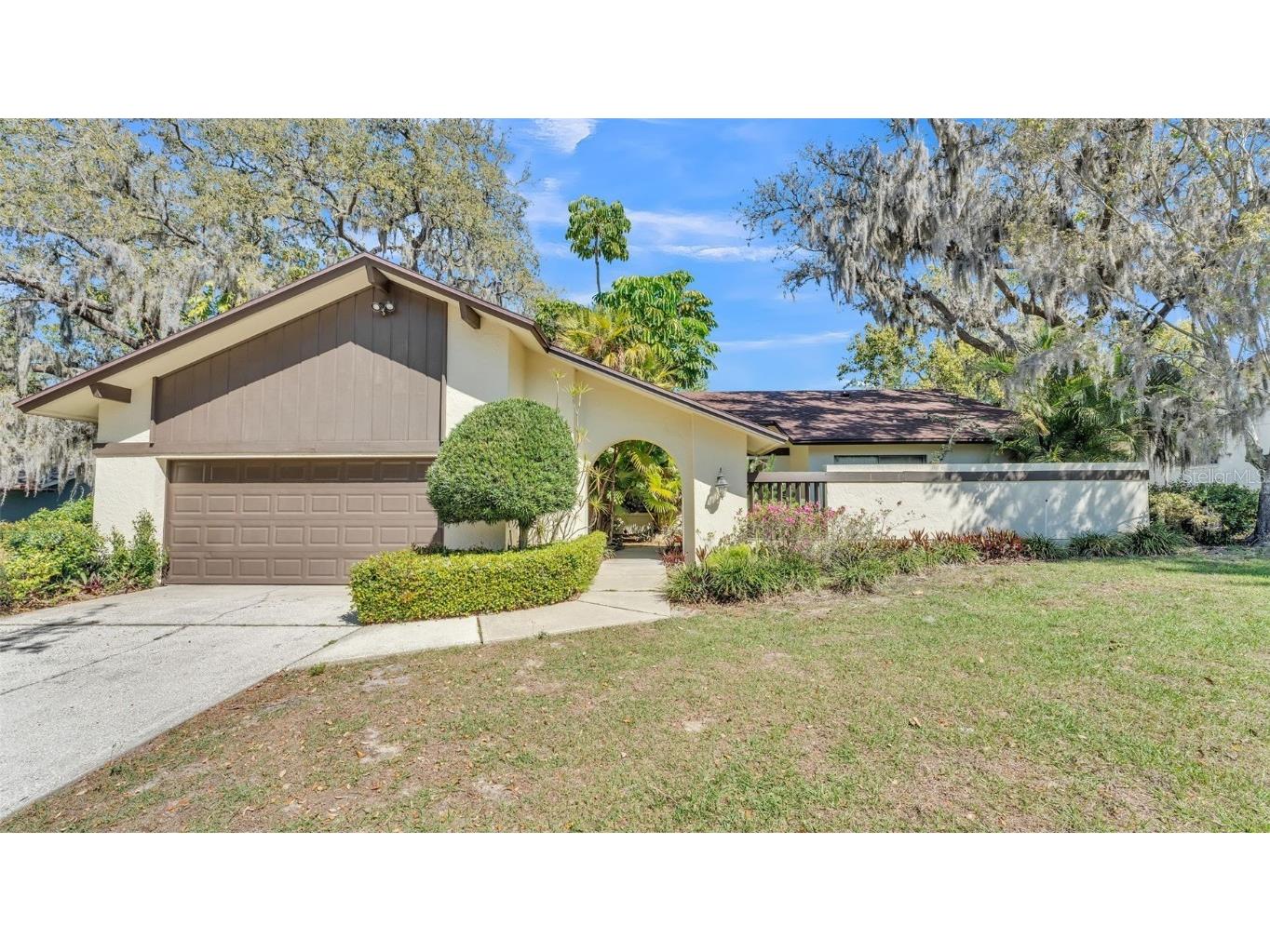 1316 Cambron Drive Valrico FL 33596 L4951465 image1