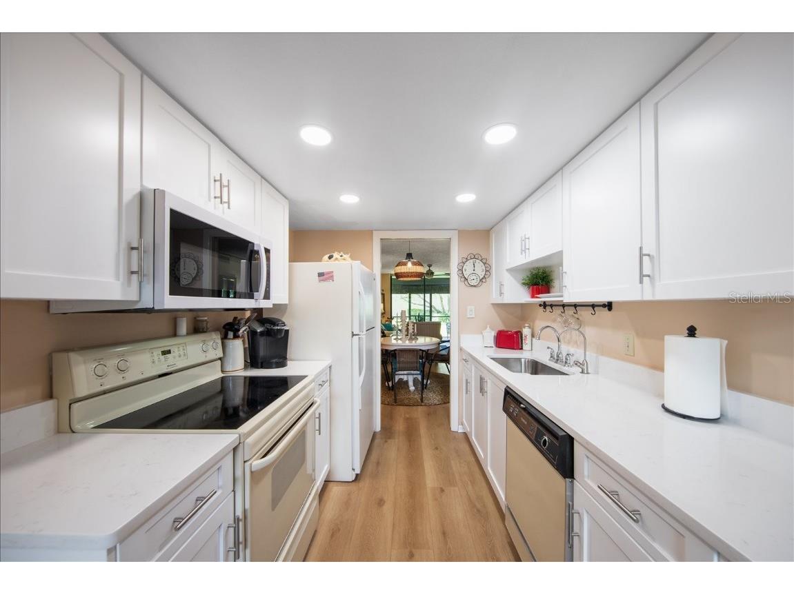 1316 Pasadena Avenue S #104 South Pasadena FL 33707 - INTRACOASTAL & BOCA CIEGA BAY TB8458294 image6