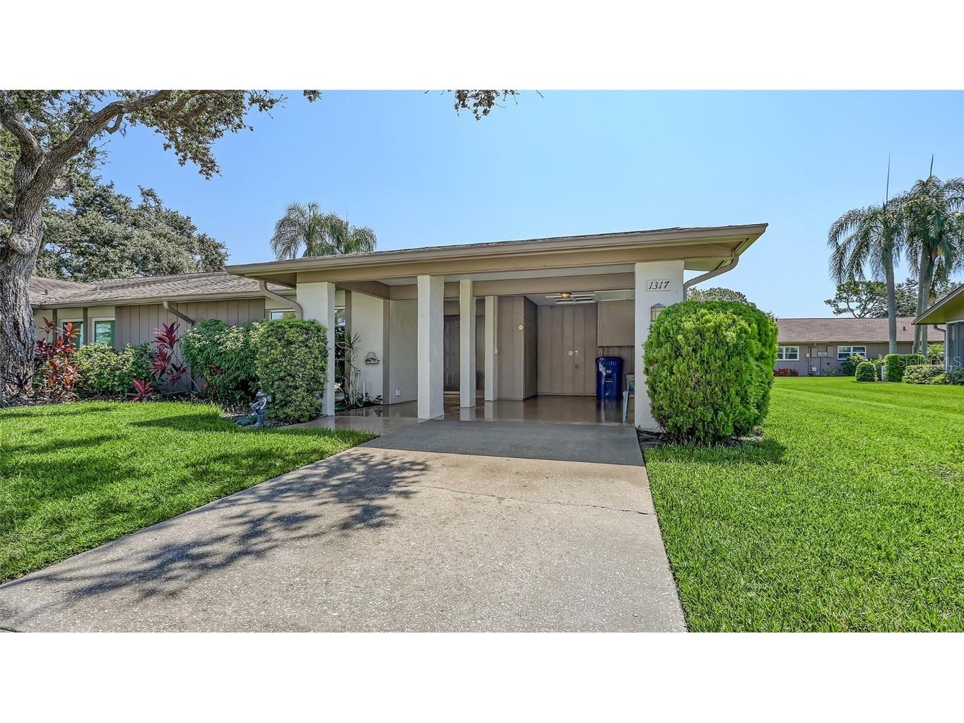 1317 Grand Boulevard #1002 Sarasota FL 34232 A4658509 image1