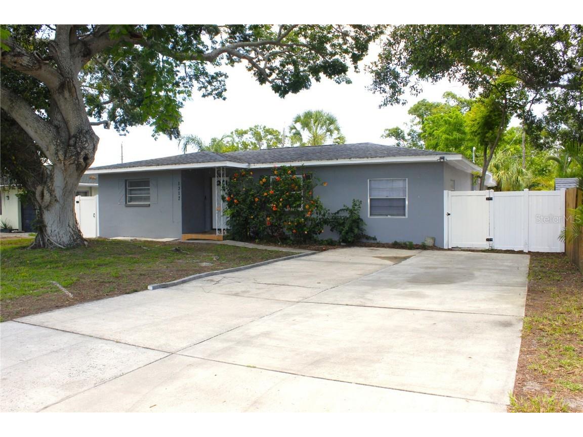 1317 S Betty Lane Clearwater FL 33756 TB8397857 image1