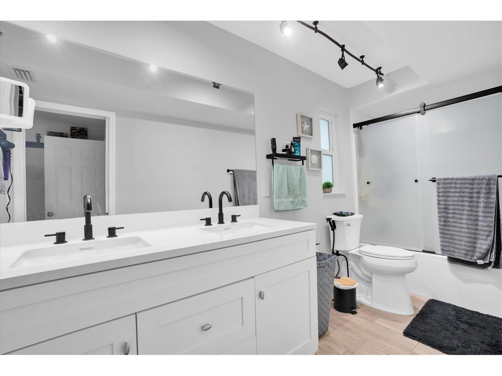 13179 Dorchester Drive Seminole FL 33776 TB8528413 image23