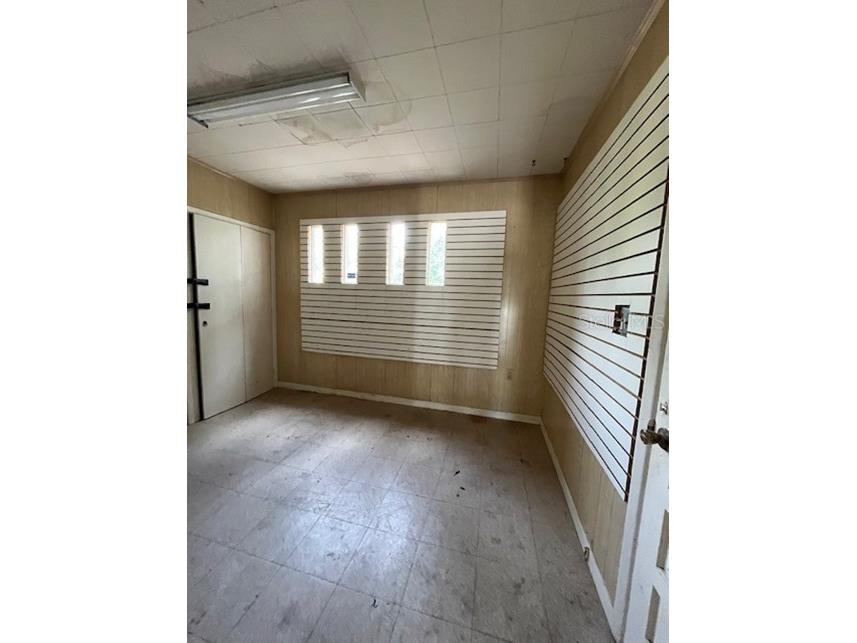 1318 E Dr Martin Luther King Jr Boulevard Tampa FL 33603 TB8425002 image8