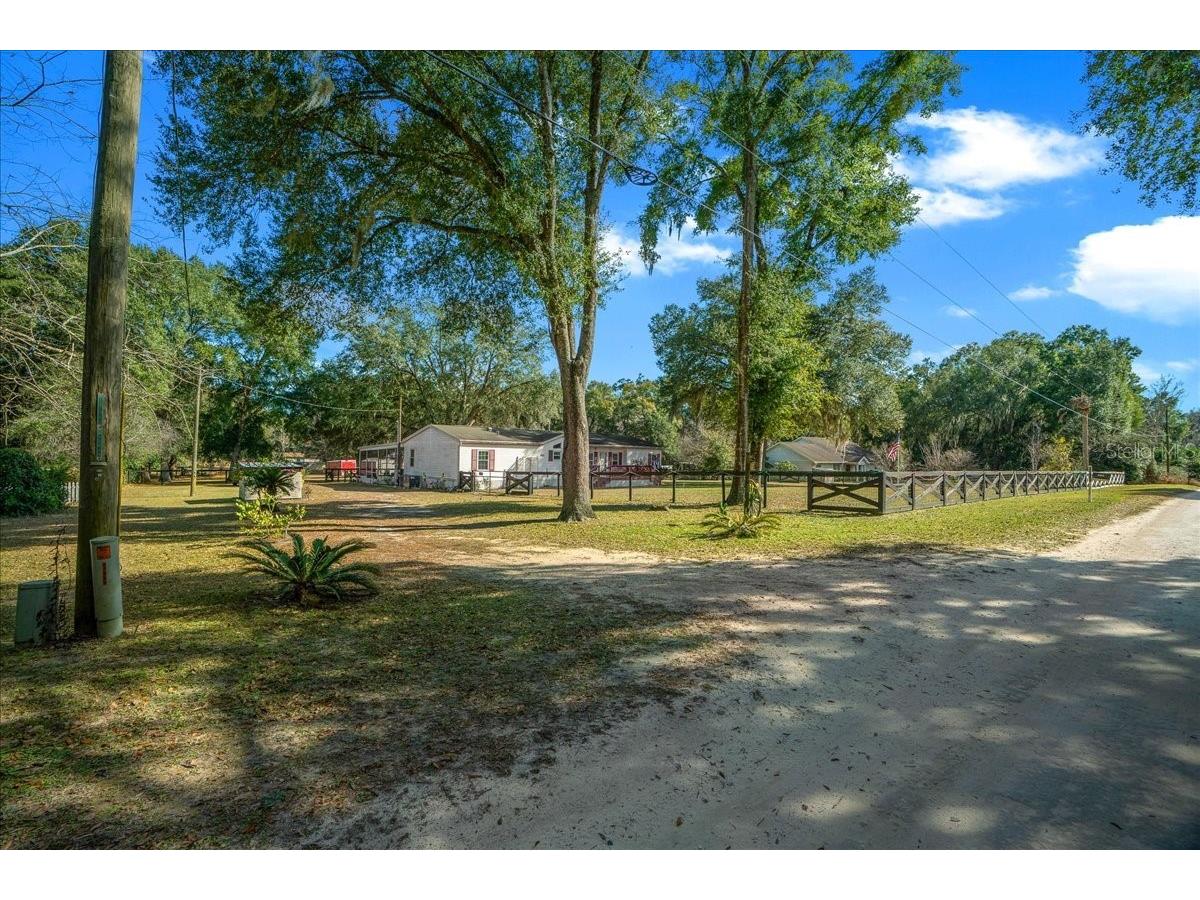 13181 NE 39th Terrace Anthony FL 32617 OM717418 image21