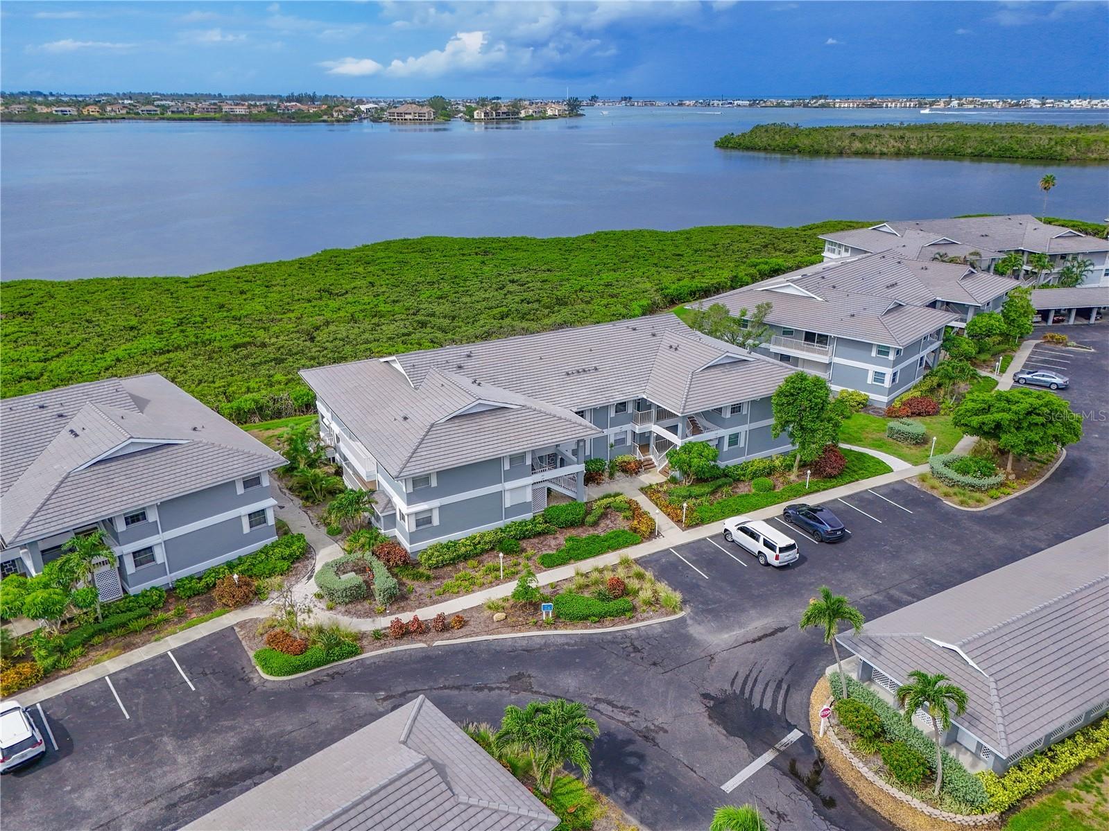 1319 Perico Point Circle Bradenton FL 34209 A4677403 image1