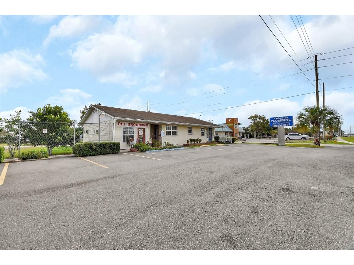 1319 S Woodland Boulevard Deland FL 32720 V4939472 image5