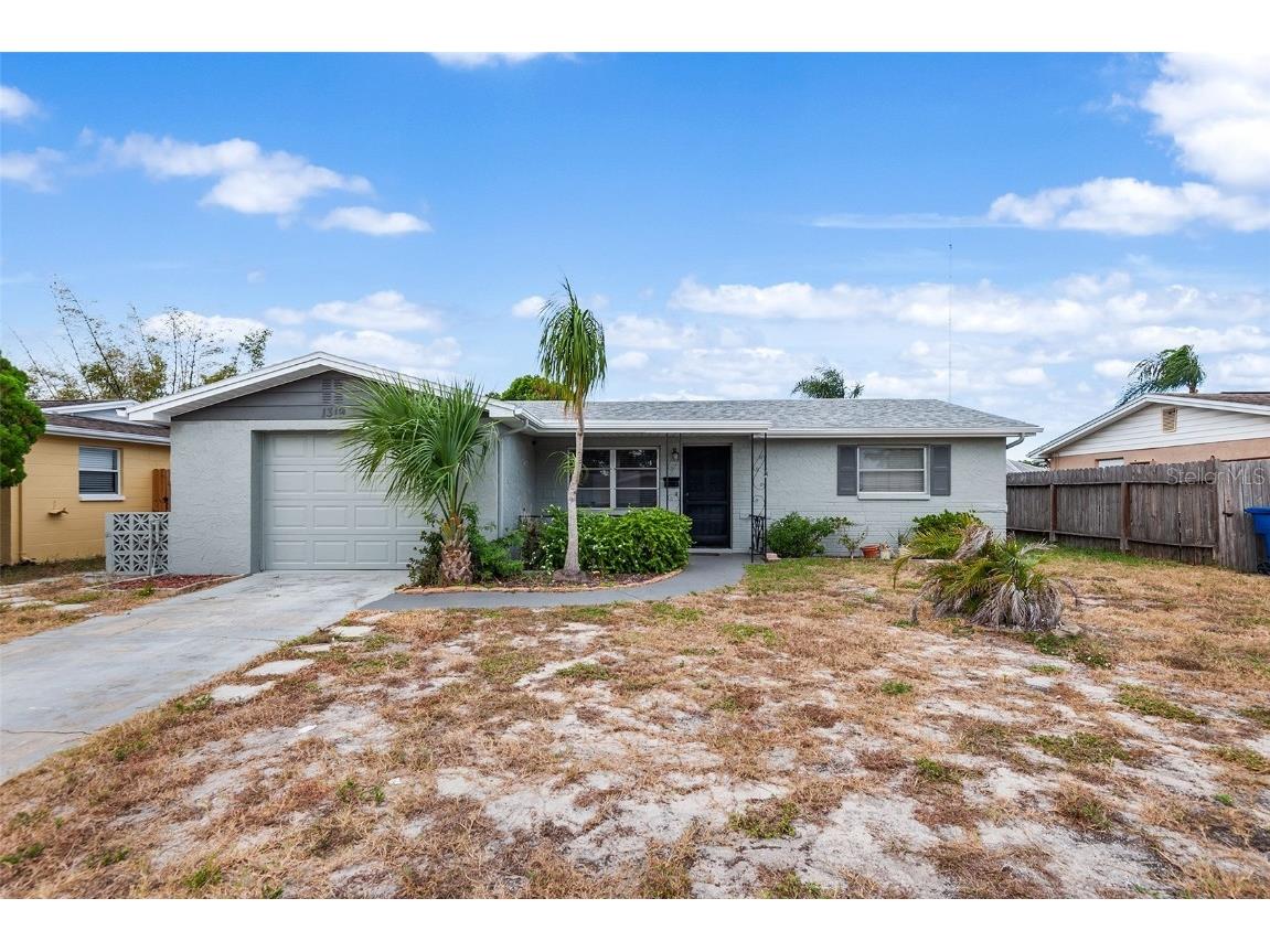1319 Viking Drive Holiday FL 34691 L4940583 image1