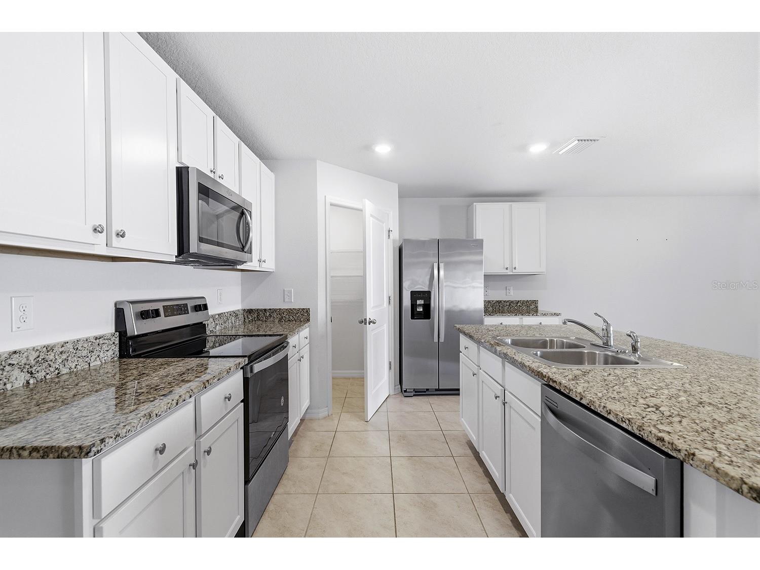 13196 Golden Lime Avenue Spring Hill FL 34609 W7885324 image3