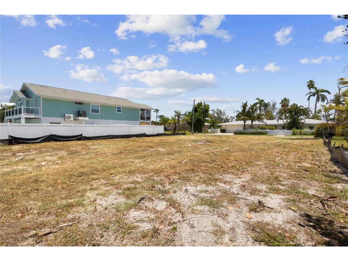 132 Crescent Drive Anna Maria FL 34216 - CANAL AND TAMPA BAY A4659883 image2