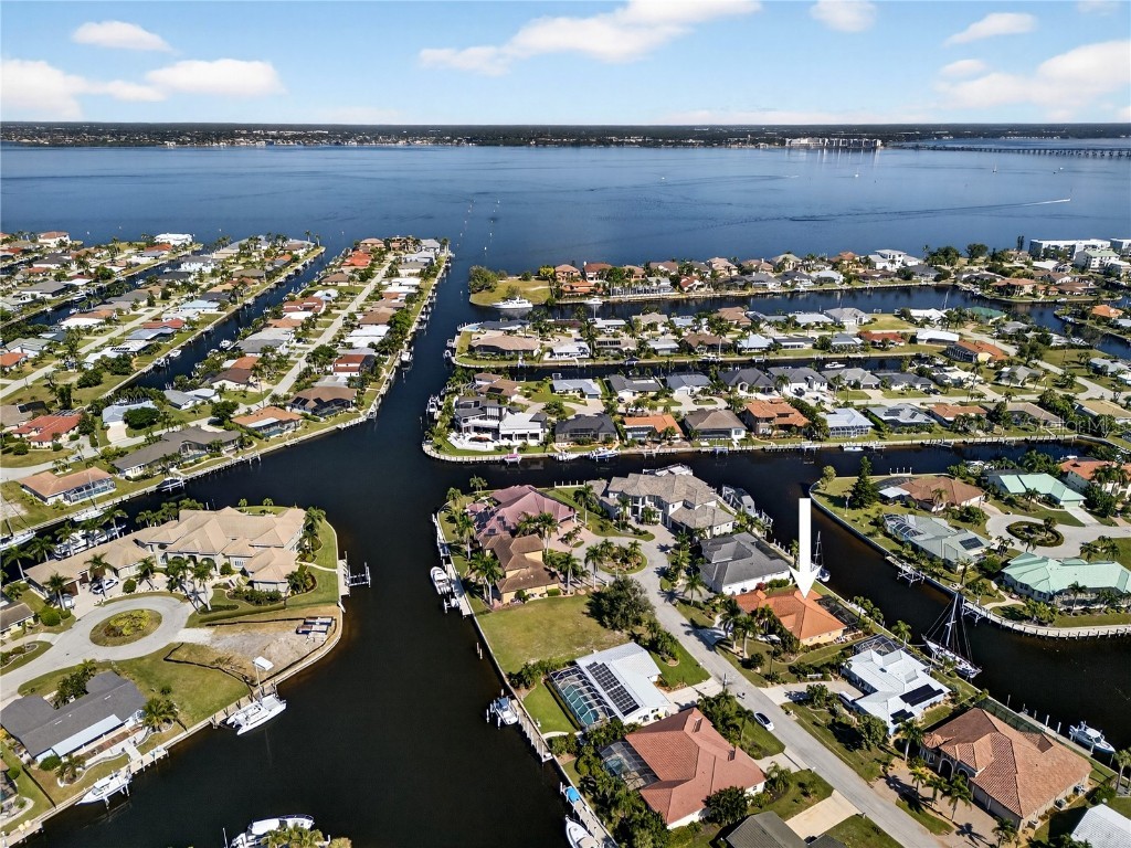 132 Crescent Drive Punta Gorda FL 33950 C7516285 image2