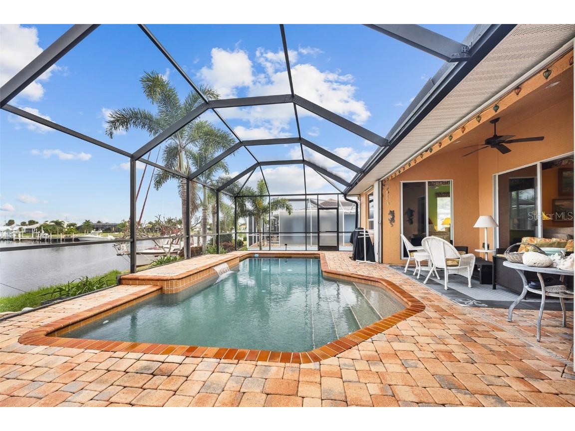 132 Crescent Drive Punta Gorda FL 33950 C7516285 image3