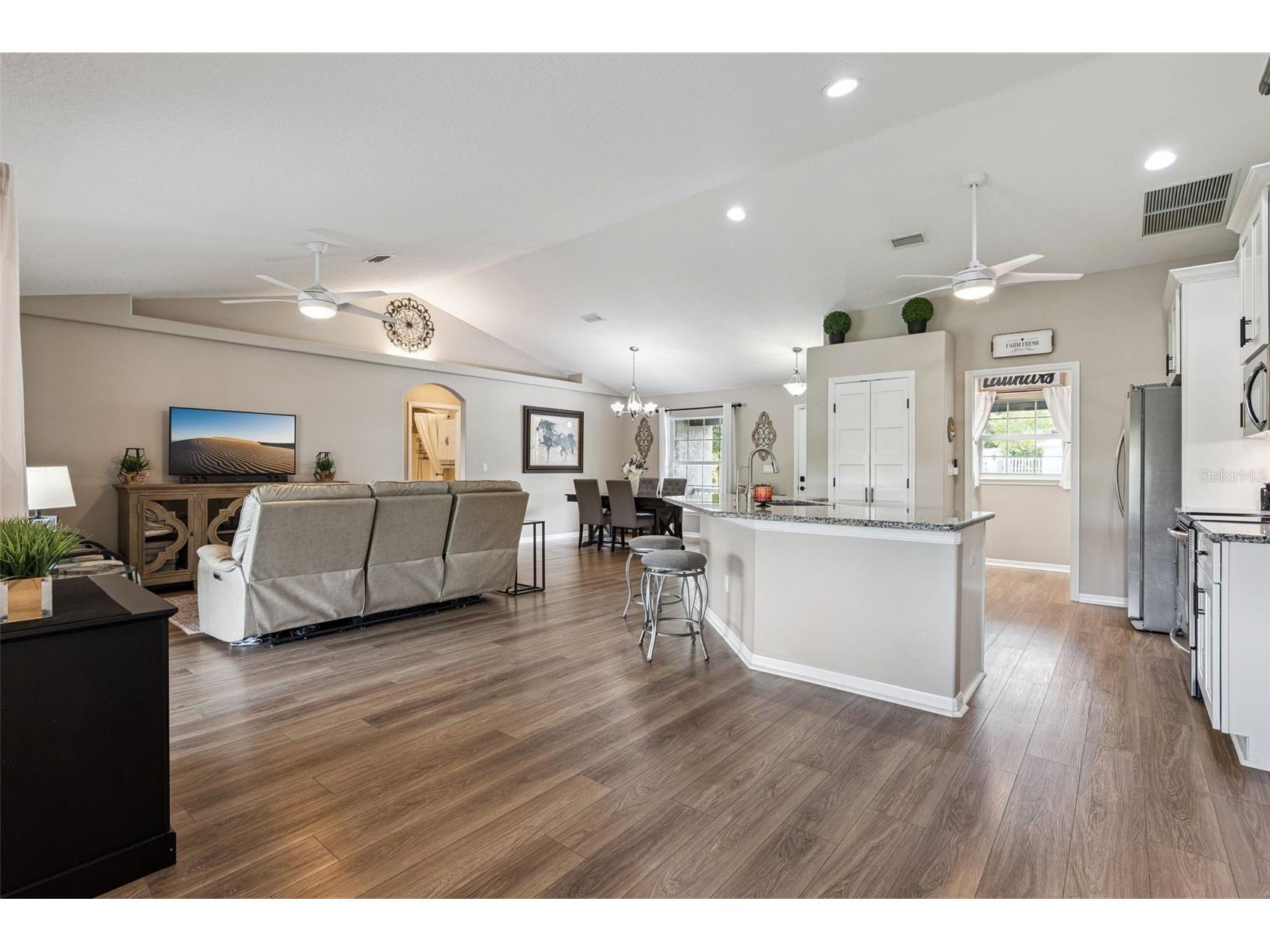 132 Floridana Road Debary FL 32713 - ANGELES LAKE V4949569 image17