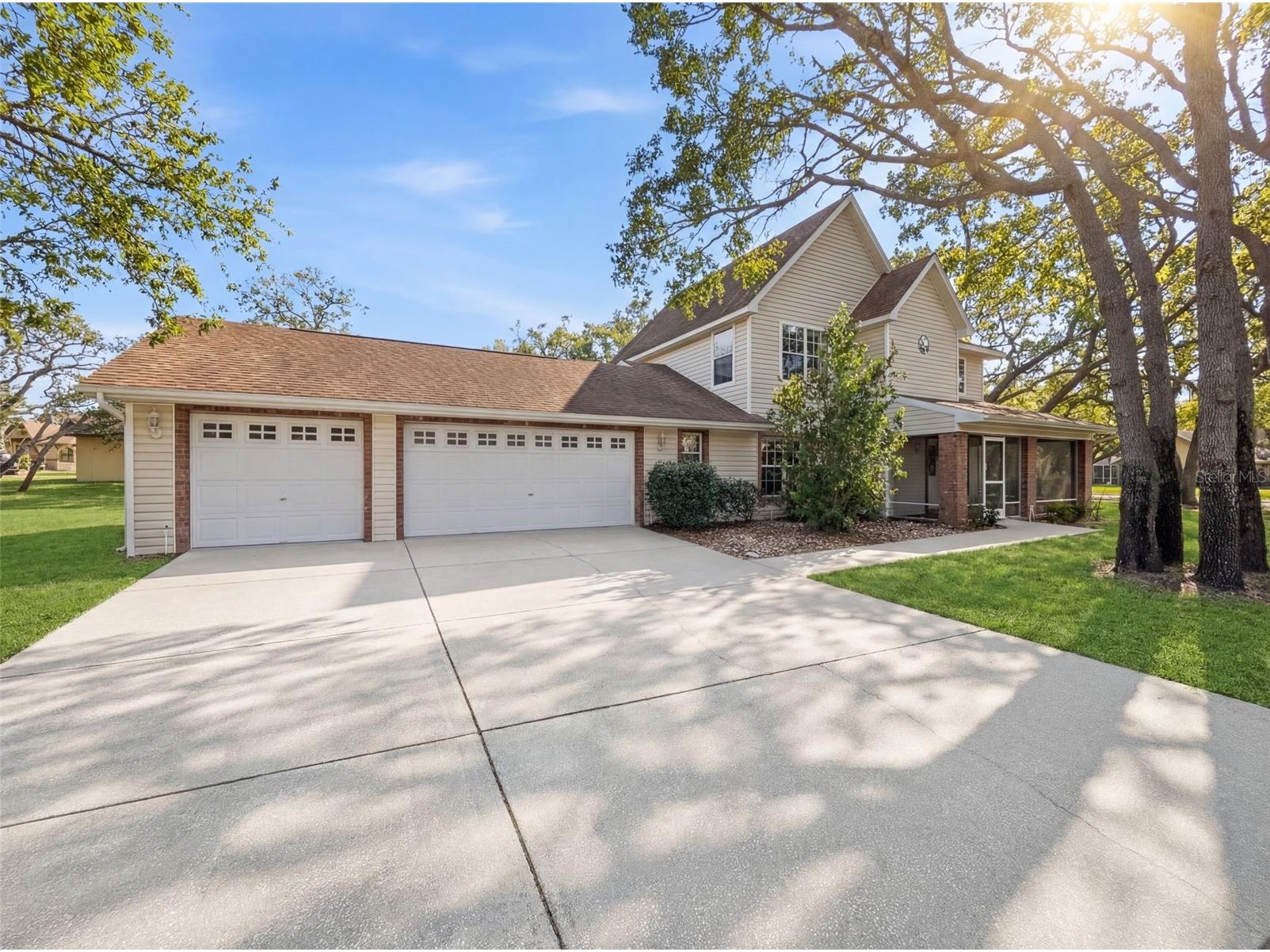132 Forest Wood Court Spring Hill FL 34609 W7883051 image1