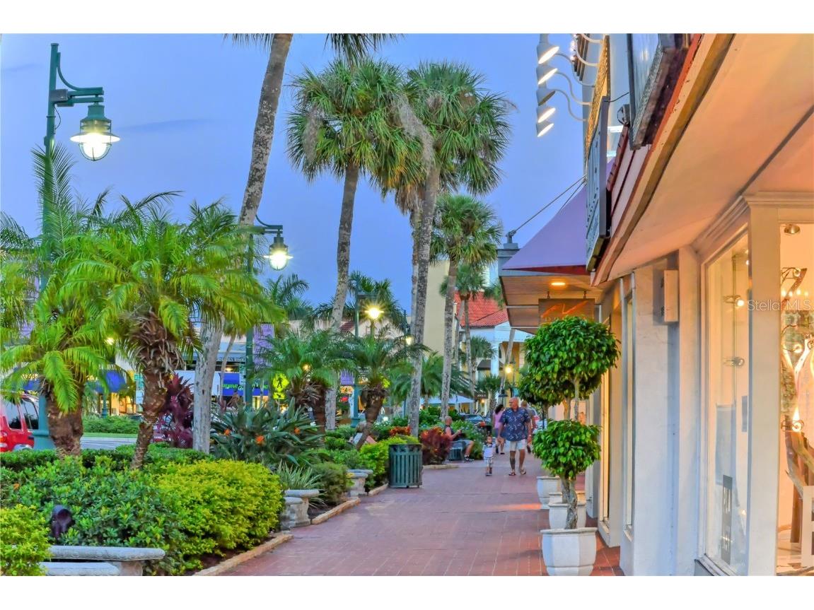 132 Harrison Drive Sarasota FL 34236 A4639921 image19