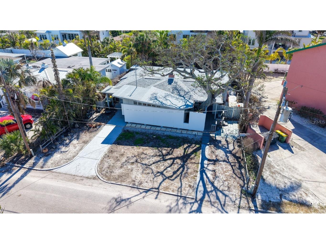 132 Harrison Drive Sarasota FL 34236 A4652143 image1