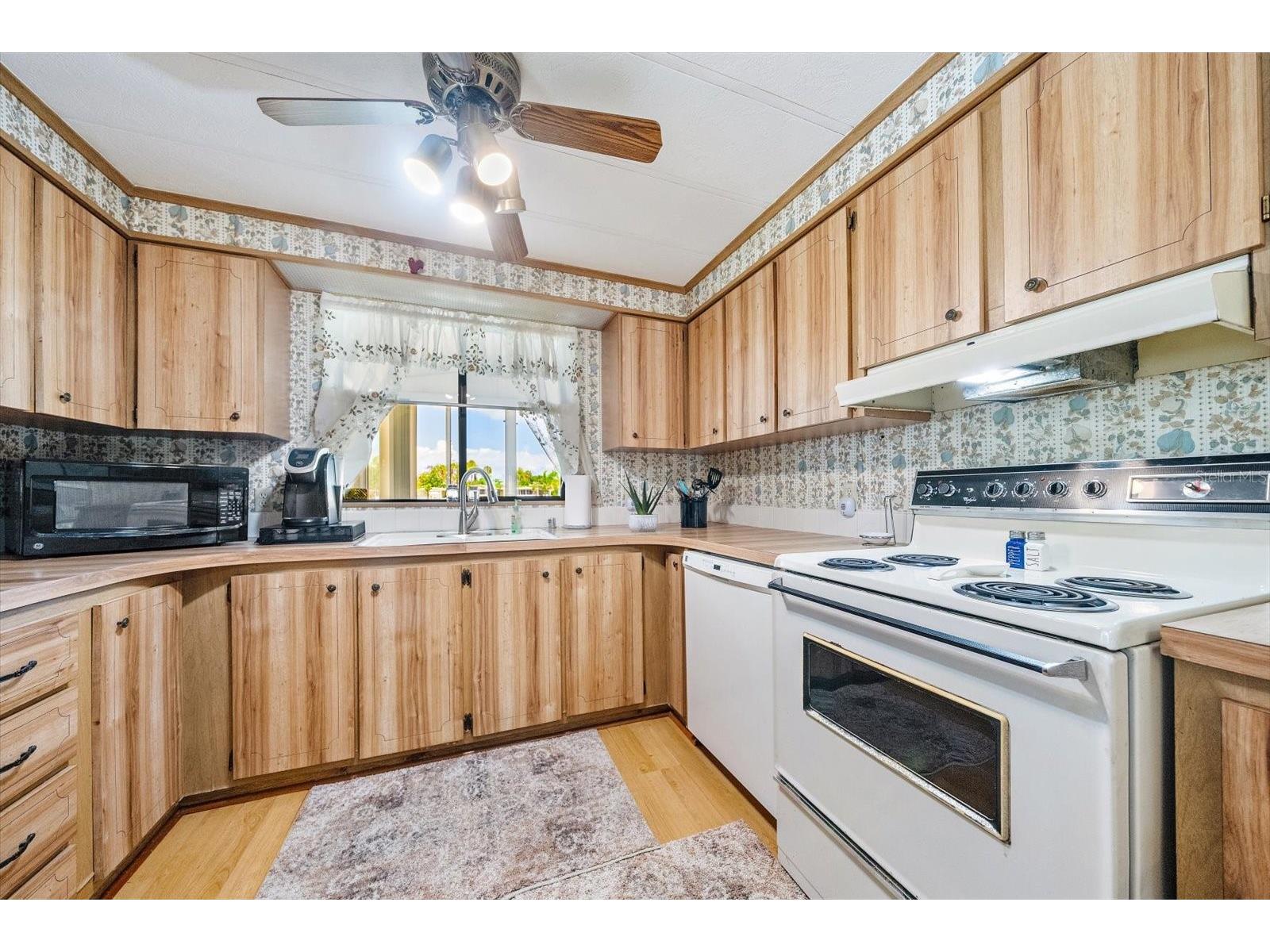 132 Lakeview Drive #132 Palmetto FL 34221 A4691623 image14