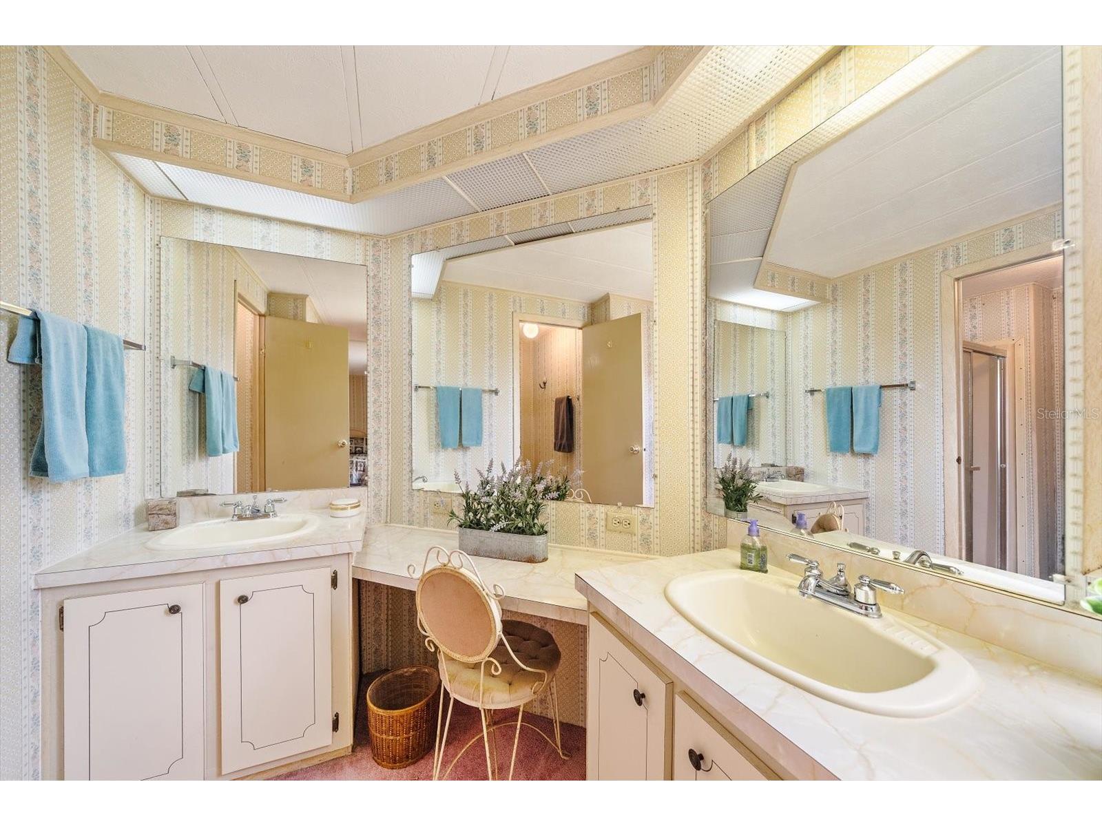 132 Lakeview Drive #132 Palmetto FL 34221 A4691623 image6