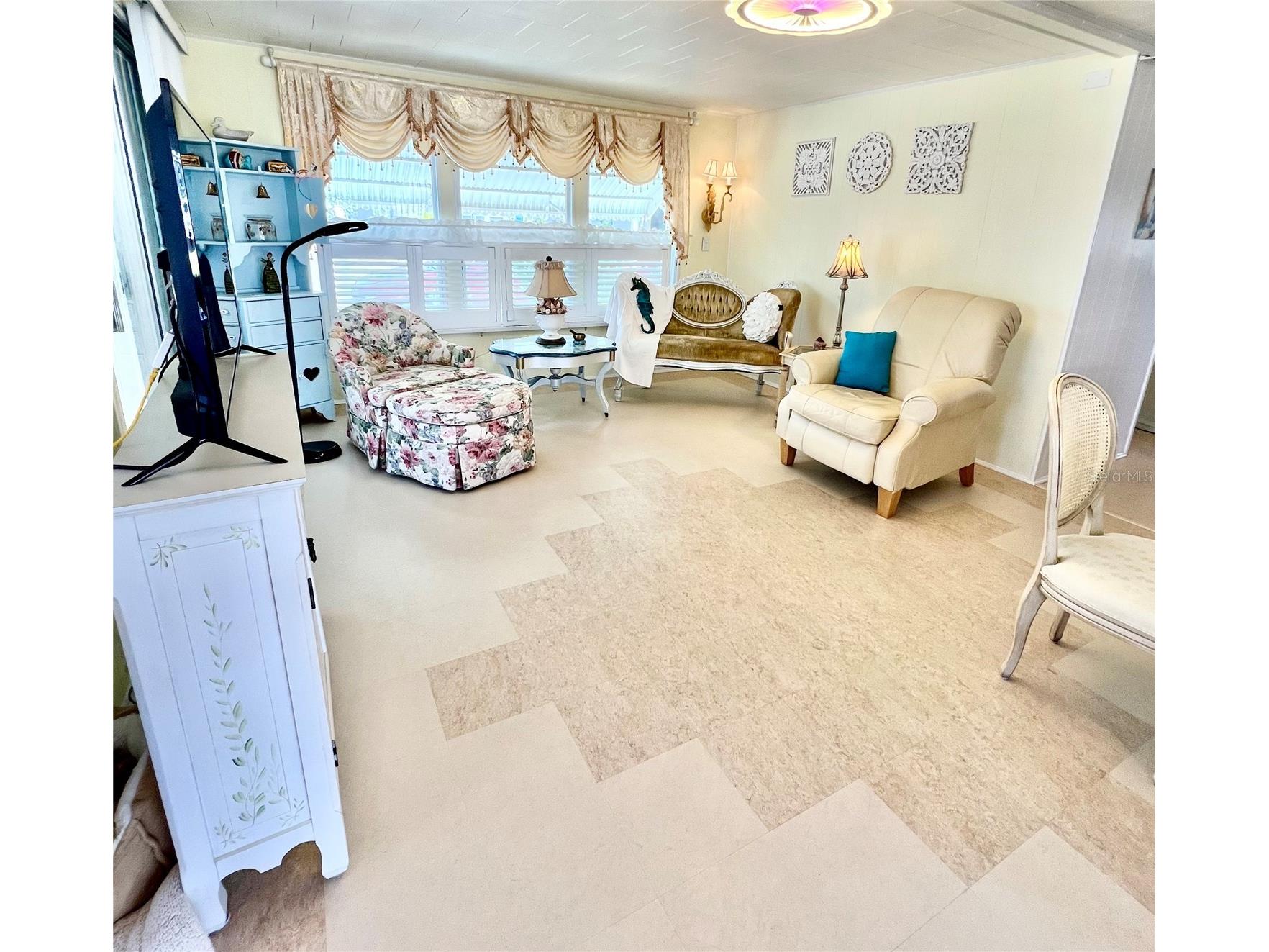 132 S Park Drive Venice FL 34285 A4659903 image3