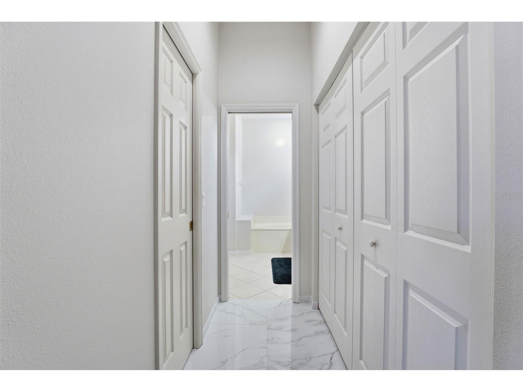 132 Tall Trees Court Sarasota FL 34232 A4689367 image20