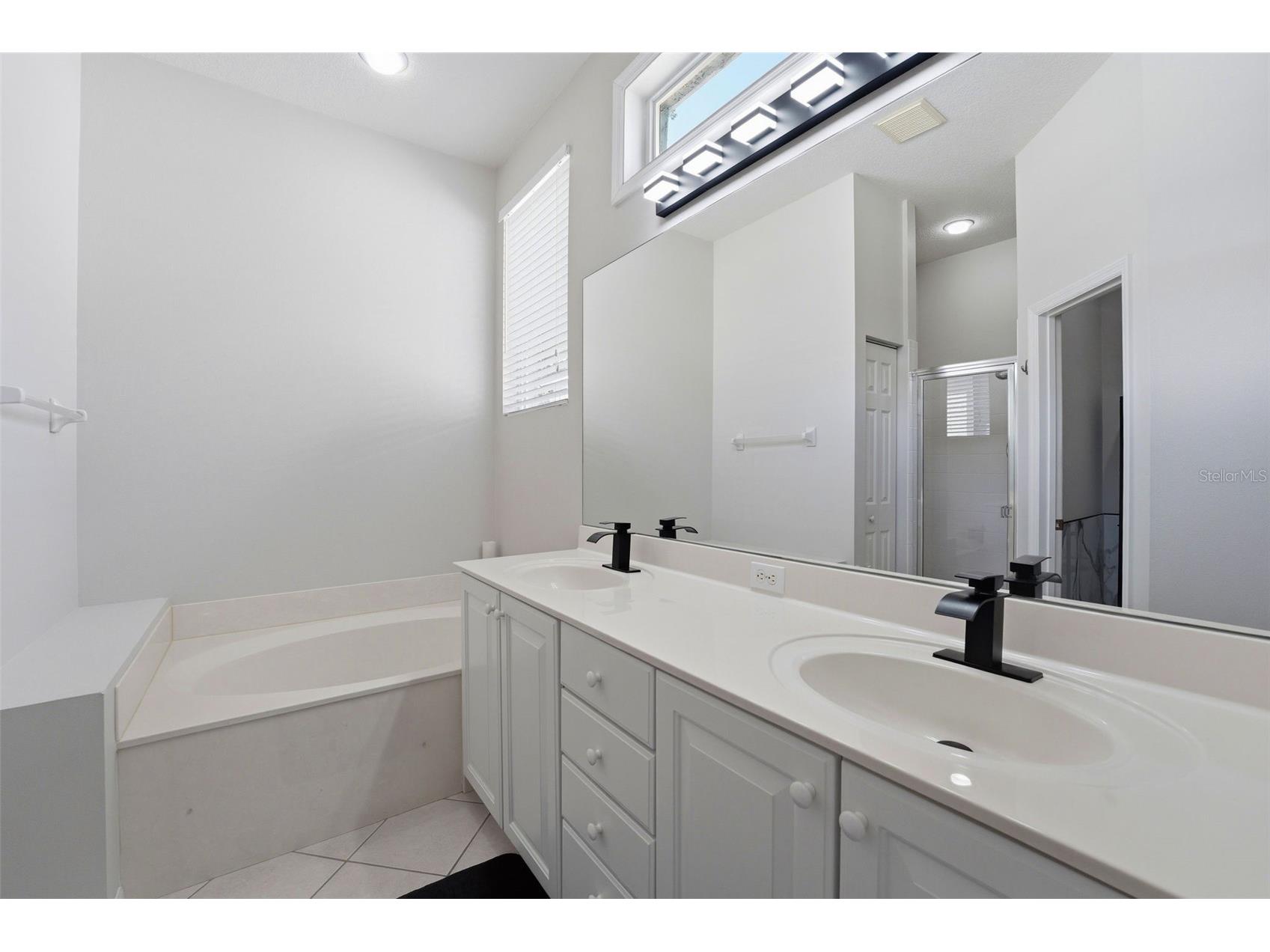 132 Tall Trees Court Sarasota FL 34232 A4689367 image21