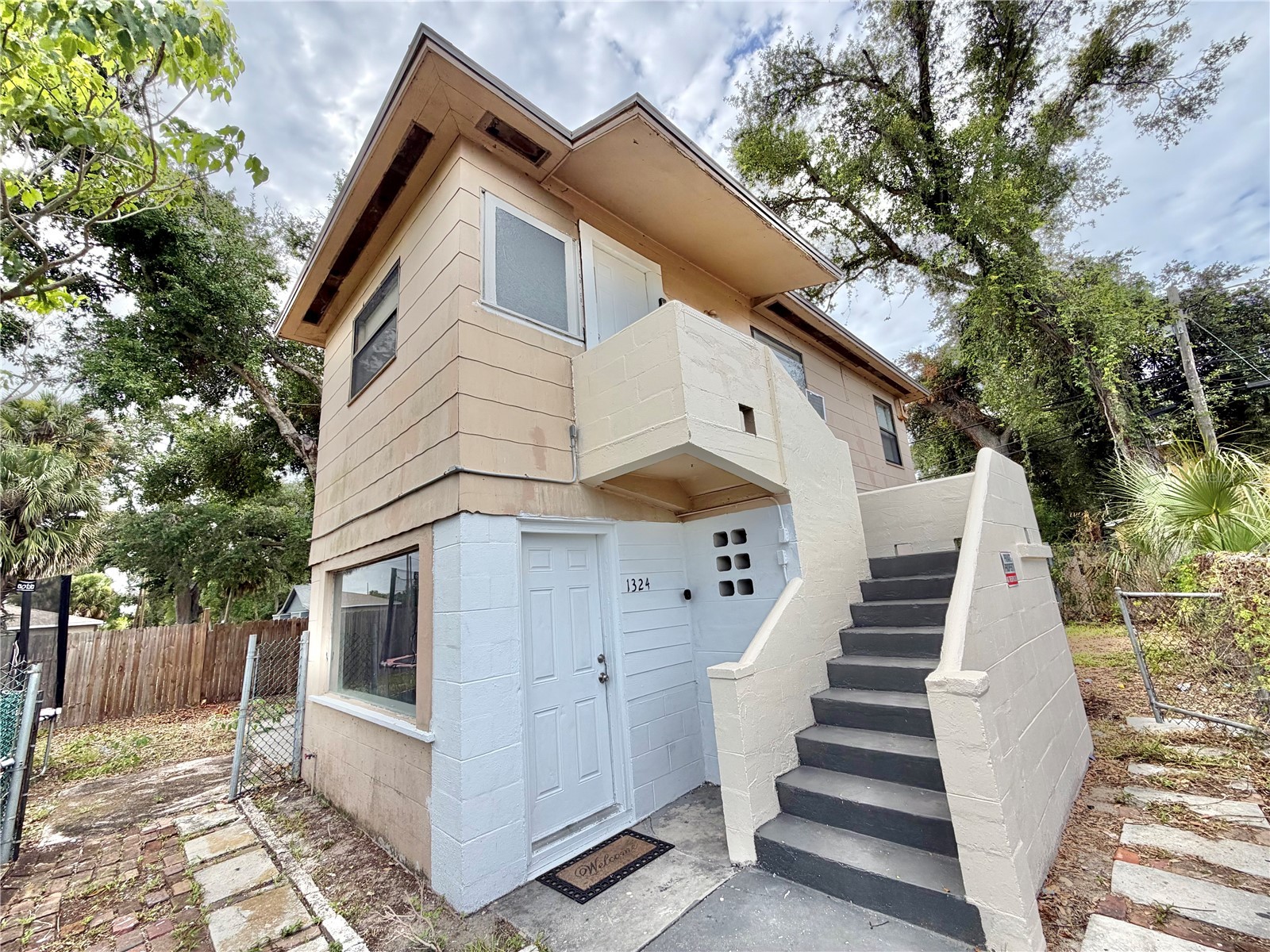 1320 18th Avenue S Saint Petersburg FL 33705 TB8514236 image1