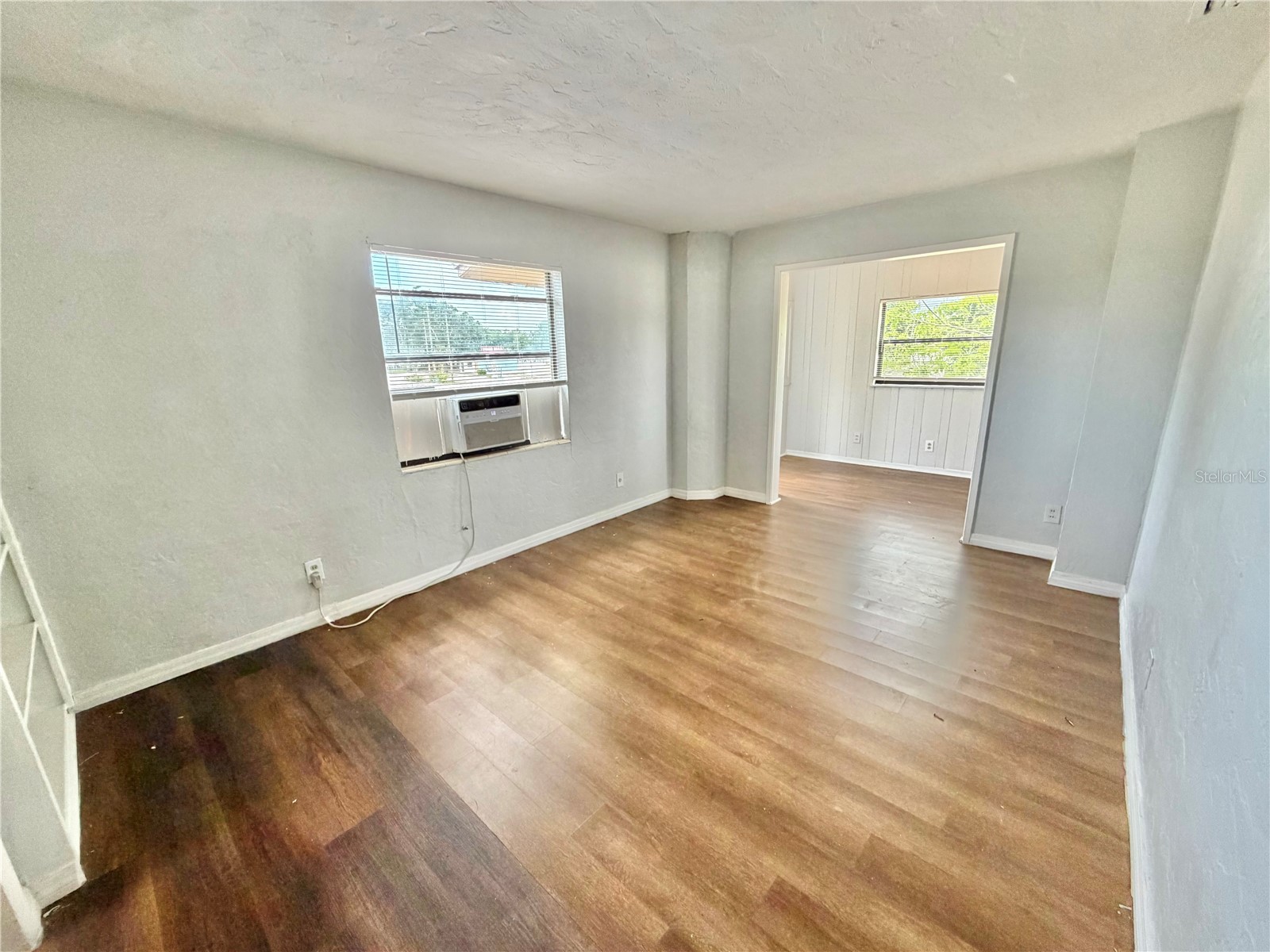1320 18th Avenue S Saint Petersburg FL 33705 TB8514236 image2